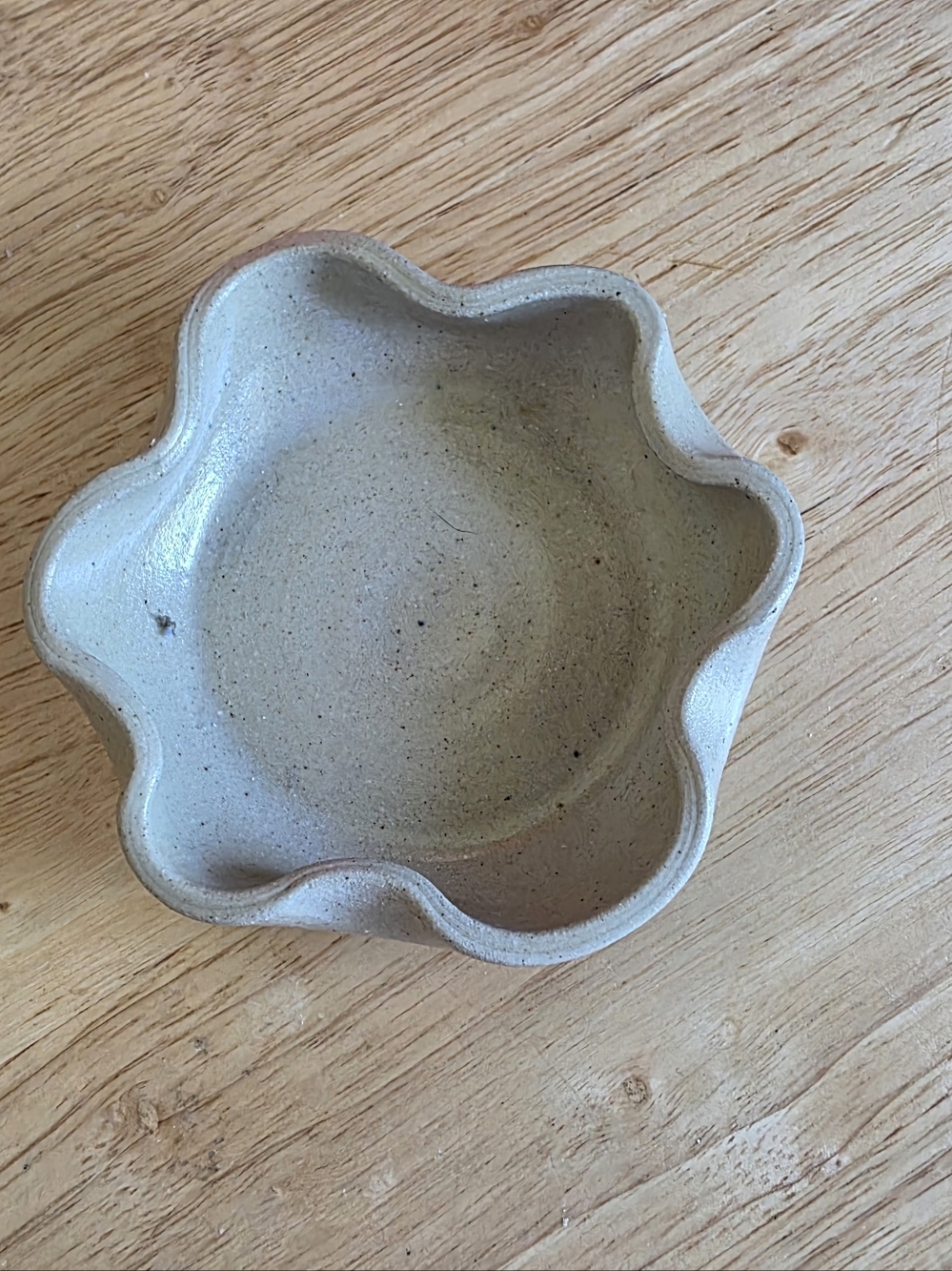 Handmade Wavy Edge Pottery Bowl in Speckled Cream